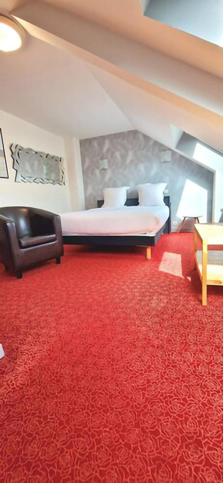 Brit Hotel Essentiel Pontivy Robic Exterior photo